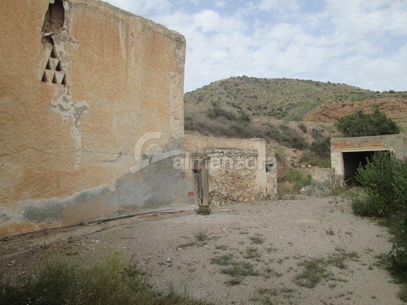 4 slaapkamer Finca/Landhuis te koop in Oria - € 47.000 (Ref: 9761648)