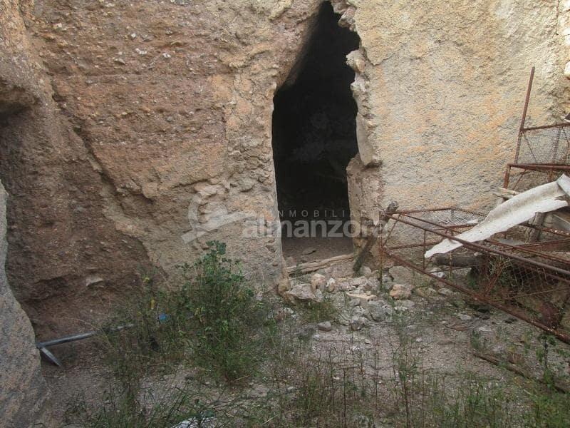 4 slaapkamer Finca/Landhuis te koop in Oria - € 47.000 (Ref: 9761648)