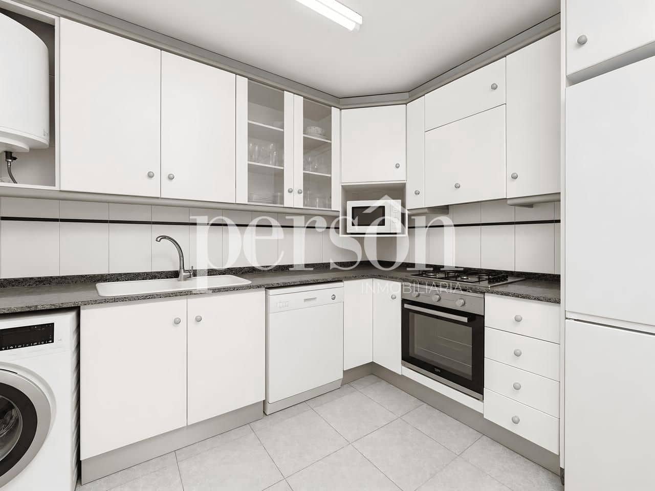 3 slaapkamer Flat te koop in Valencia stad met garage - € 430.000 (Ref: 10004328)