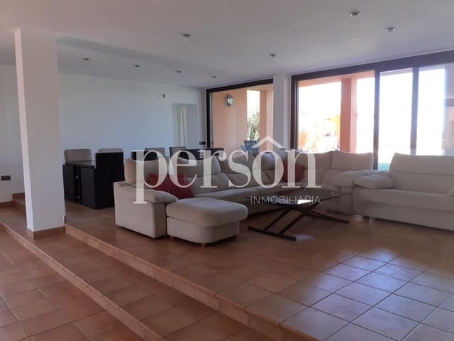 Chalet de 4 habitaciones en Montserrat en venta con piscina - 600.000 € (Ref: 10004629)