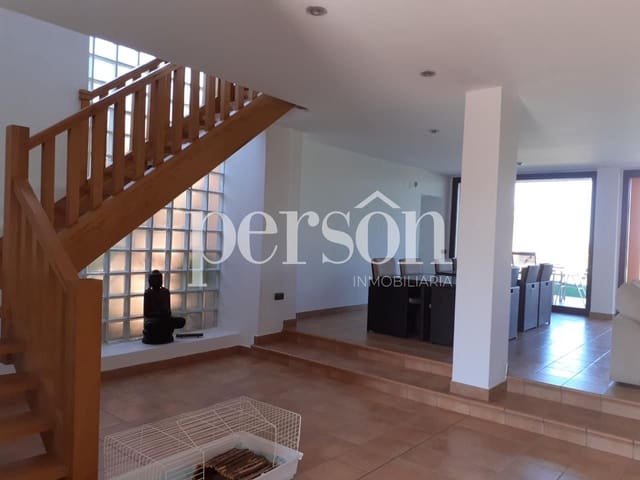 Chalet de 4 habitaciones en Montserrat en venta con piscina - 600.000 € (Ref: 10004629)
