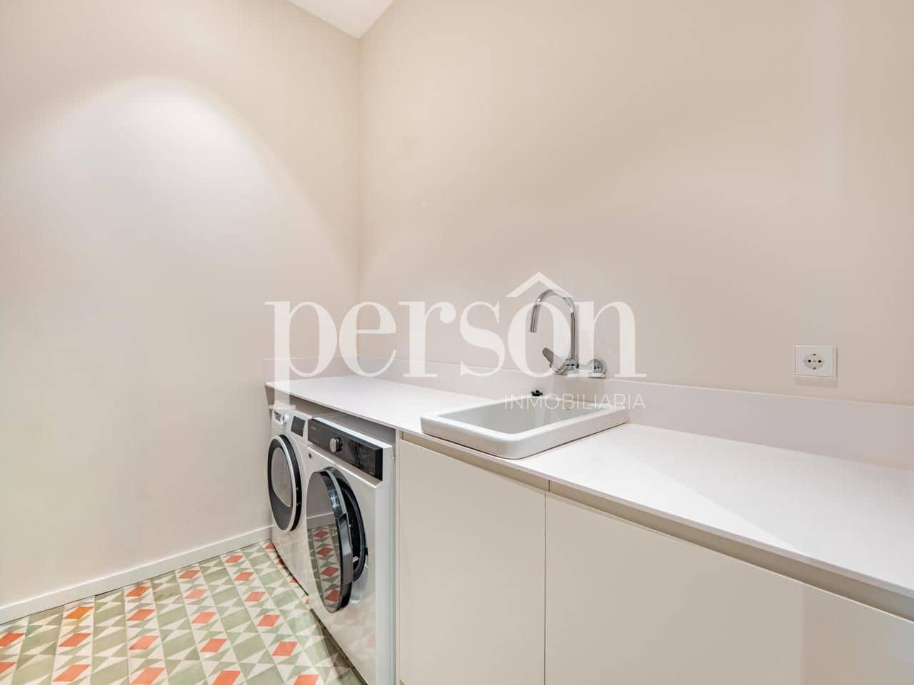 4 makuuhuone Asunto myytävänä paikassa Valencia kaupunki - 1 750 000 € (Ref: 10057355)