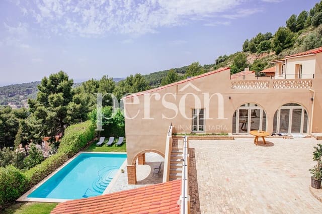 16 bedroom Villa for sale in Valencia city with pool - € 3,650,000 (Ref: 9207139)