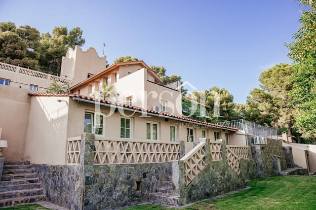 16 bedroom Villa for sale in Valencia city with pool - € 3,650,000 (Ref: 9207139)