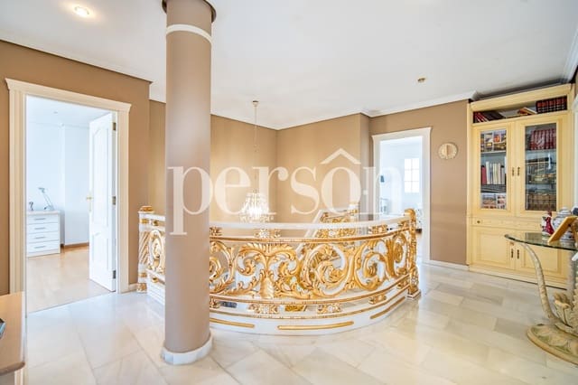 Chalet de 6 habitaciones en La Vega - Marenyet, Cullera en venta con piscina garaje - 1.350.000 € (Ref: 9207143)