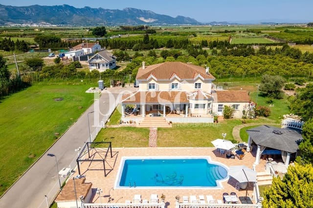 Chalet de 6 habitaciones en La Vega - Marenyet, Cullera en venta con piscina garaje - 1.350.000 € (Ref: 9207143)