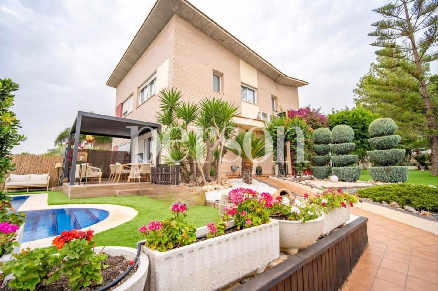 3 soverom Villa til salgs i La Pobla de Vallbona med svømmebasseng - € 700 000 (Ref: 9207148)