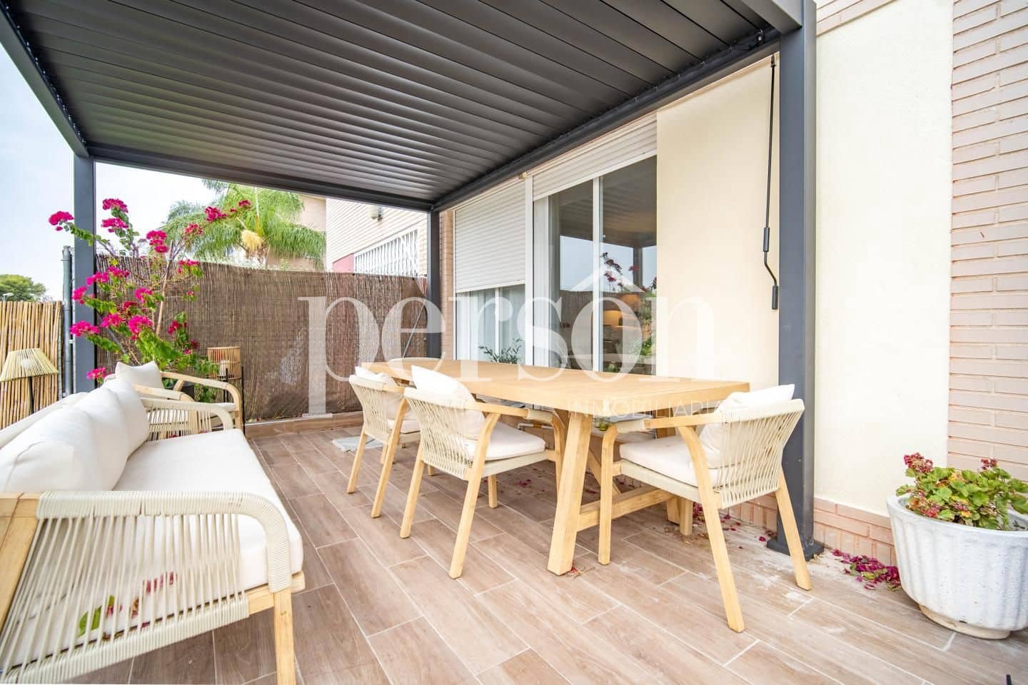 3 soverom Villa til salgs i La Pobla de Vallbona med svømmebasseng - € 700 000 (Ref: 9207148)