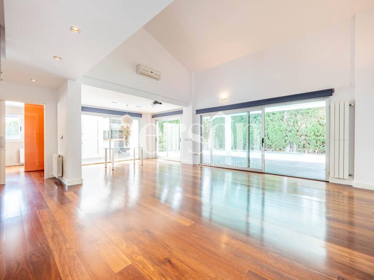 6 soverom Villa til salgs i Valencia by med svømmebasseng garasje - € 1 000 000 (Ref: 9207150)