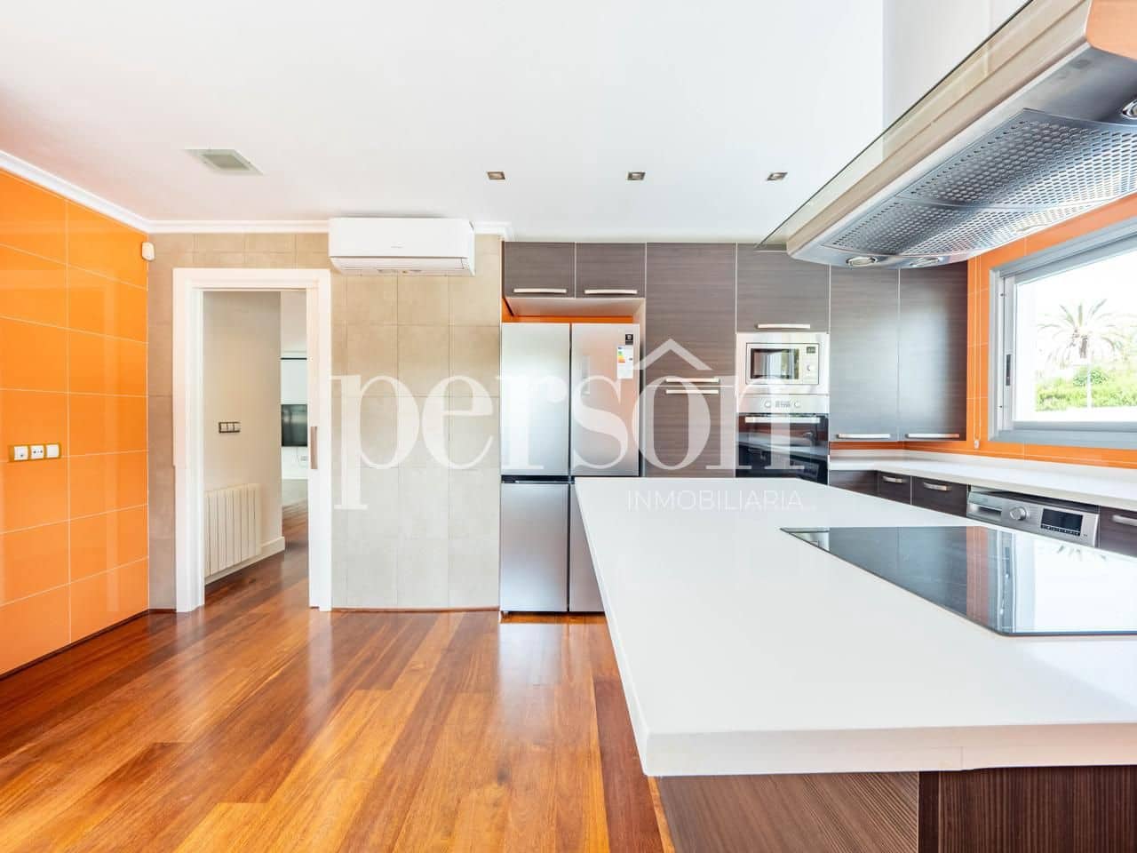 6 soverom Villa til salgs i Valencia by med svømmebasseng garasje - € 1 000 000 (Ref: 9207150)