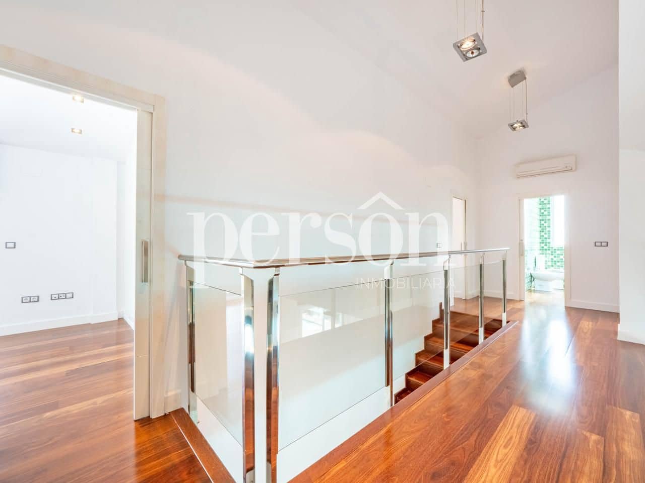 6 soverom Villa til salgs i Valencia by med svømmebasseng garasje - € 1 000 000 (Ref: 9207150)