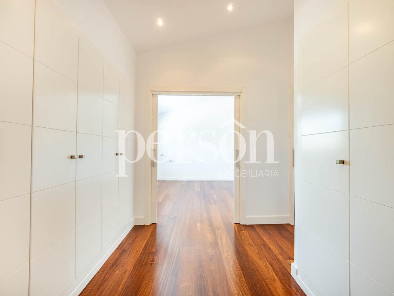 6 soverom Villa til salgs i Valencia by med svømmebasseng garasje - € 1 000 000 (Ref: 9207150)