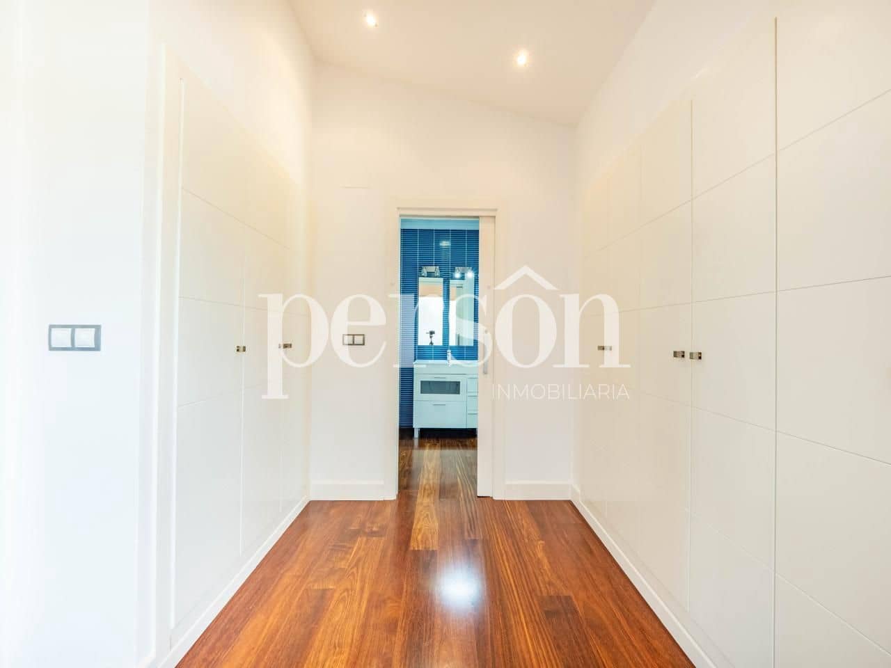 6 soverom Villa til salgs i Valencia by med svømmebasseng garasje - € 1 000 000 (Ref: 9207150)