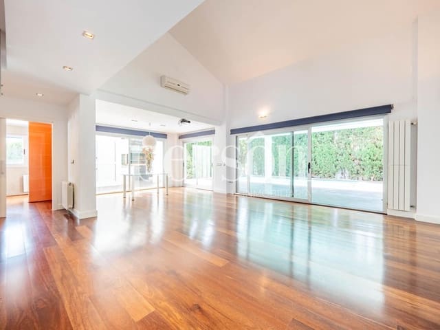 6 bedroom Villa for sale in Valencia city with pool garage - € 1,000,000 (Ref: 9207150)