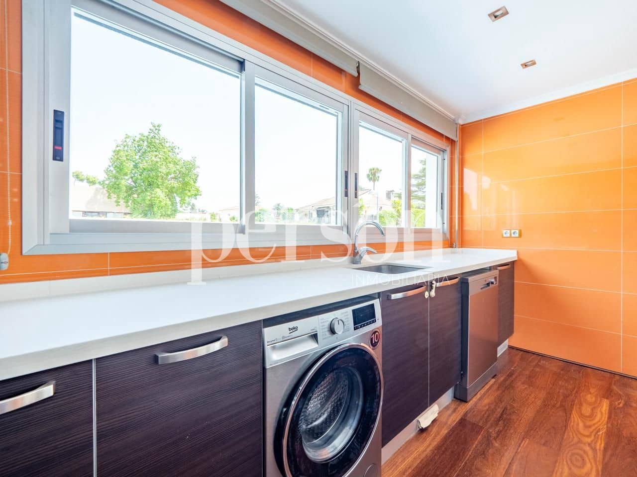 6 soverom Villa til salgs i Valencia by med svømmebasseng garasje - € 1 000 000 (Ref: 9207150)