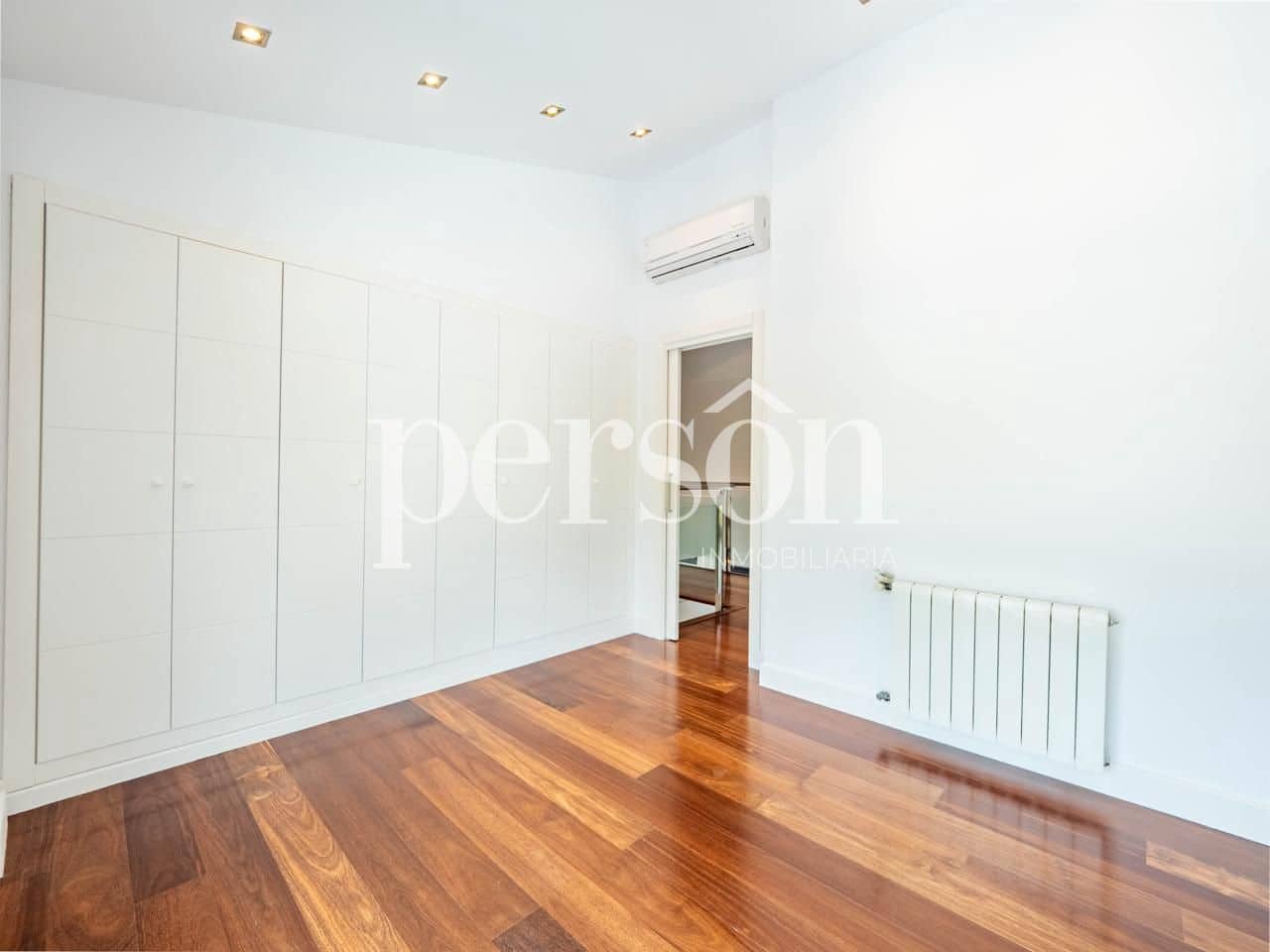 6 soverom Villa til salgs i Valencia by med svømmebasseng garasje - € 1 000 000 (Ref: 9207150)