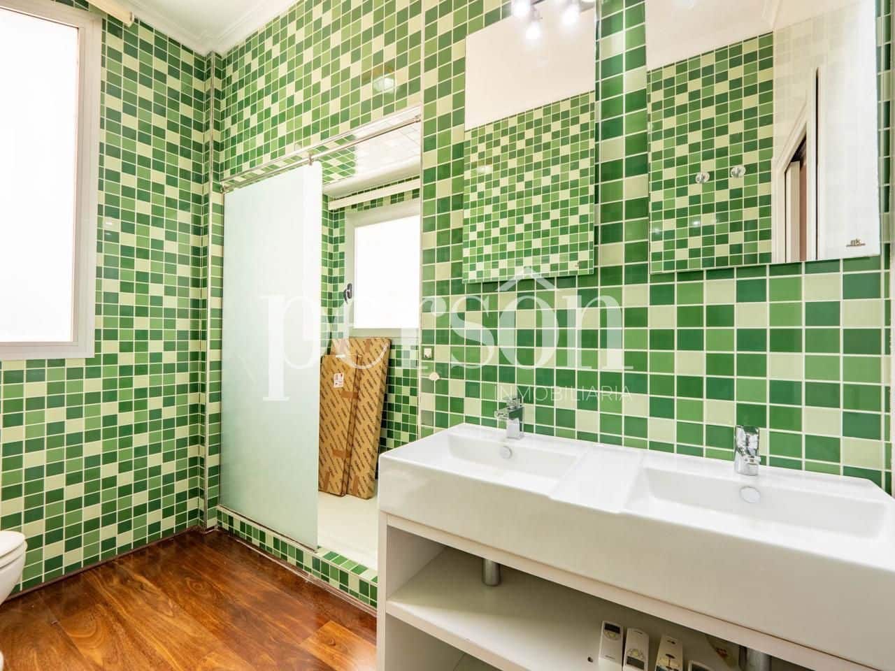 6 soverom Villa til salgs i Valencia by med svømmebasseng garasje - € 1 000 000 (Ref: 9207150)