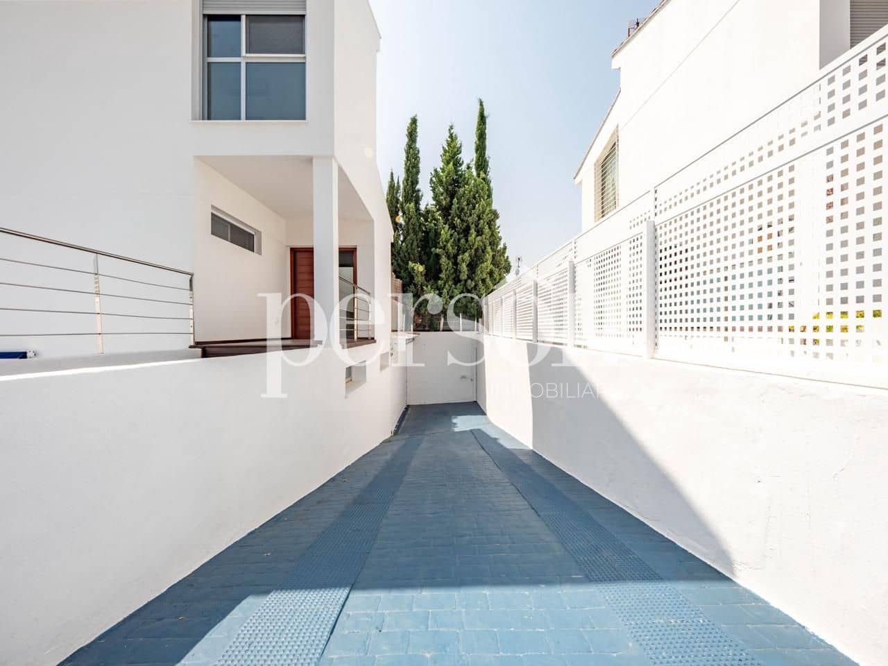 6 soverom Villa til salgs i Valencia by med svømmebasseng garasje - € 1 000 000 (Ref: 9207150)