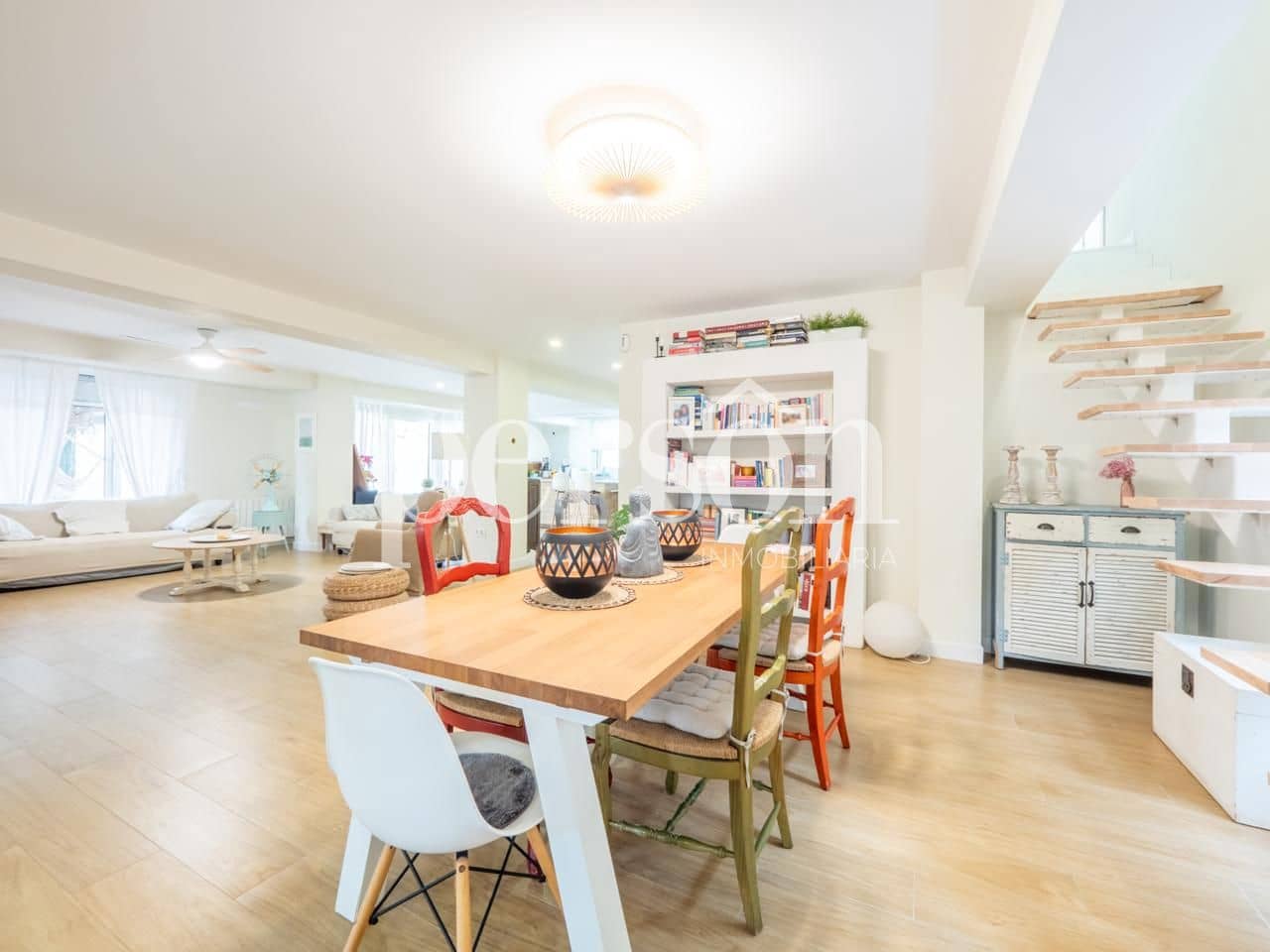 5 soveværelse Villa til salg i Alginet med swimmingpool garage - € 595.000 (Ref: 9207155)