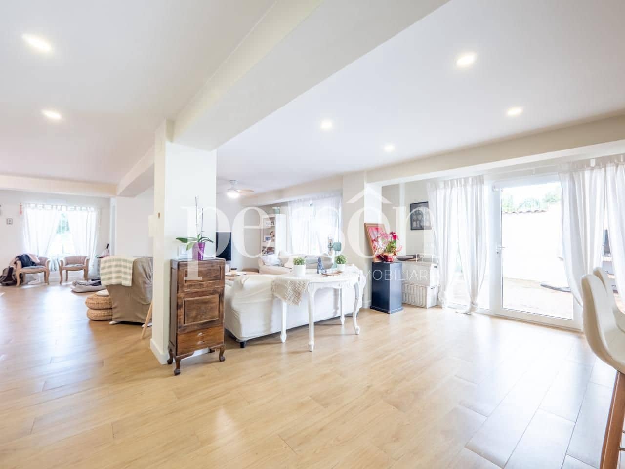 5 soveværelse Villa til salg i Alginet med swimmingpool garage - € 595.000 (Ref: 9207155)