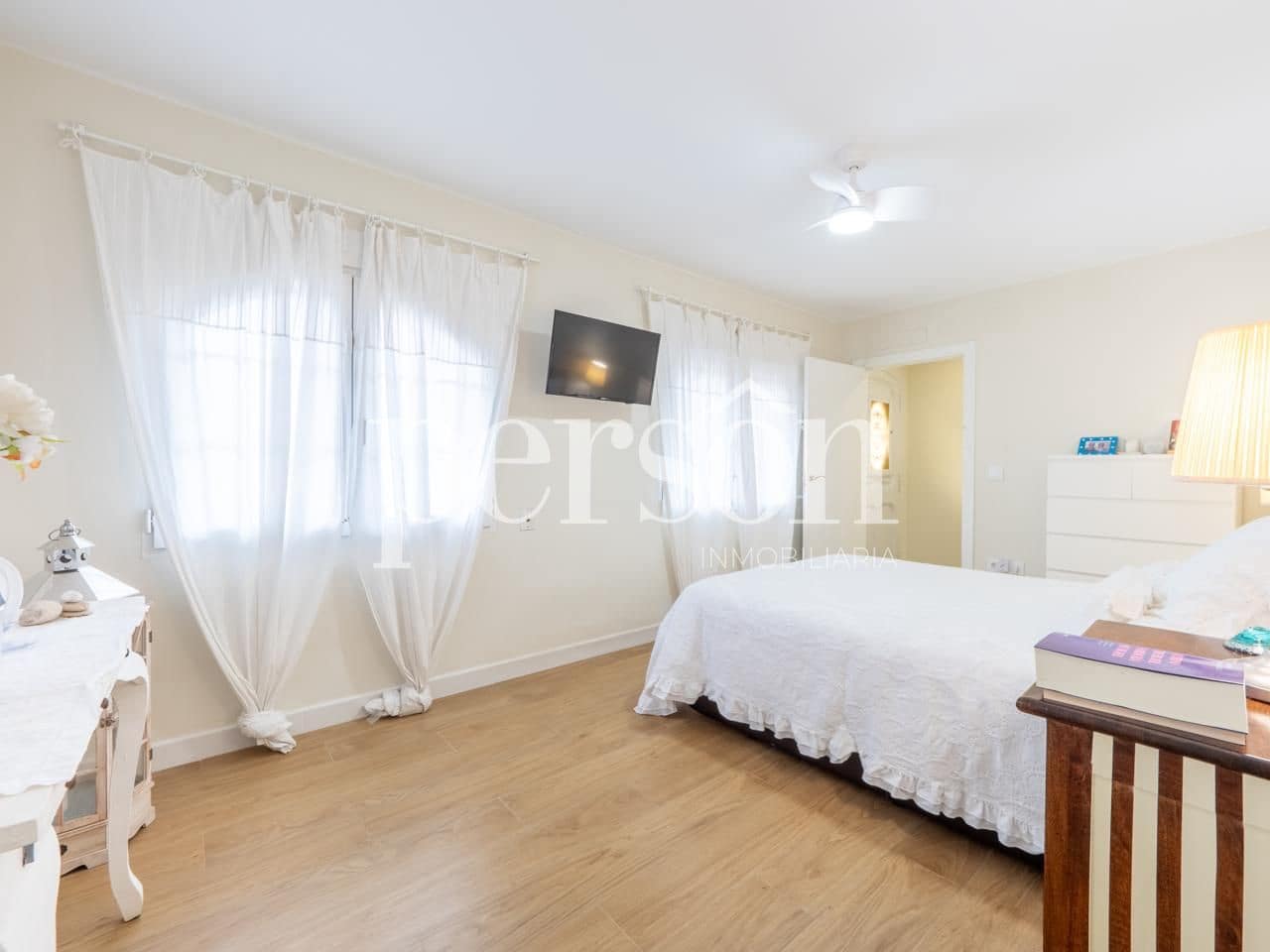 5 soveværelse Villa til salg i Alginet med swimmingpool garage - € 595.000 (Ref: 9207155)