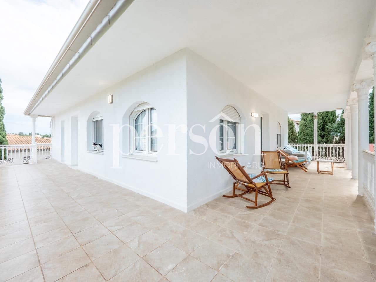 5 soveværelse Villa til salg i Alginet med swimmingpool garage - € 595.000 (Ref: 9207155)