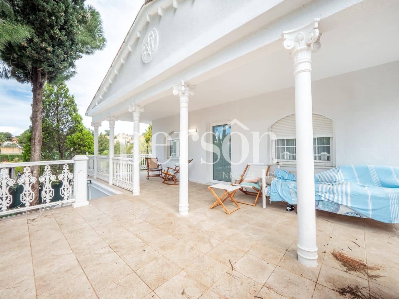 5 soveværelse Villa til salg i Alginet med swimmingpool garage - € 595.000 (Ref: 9207155)