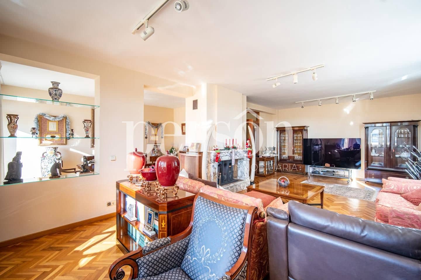 7 makuuhuone Huvila myytävänä paikassa Puig mukana uima-altaan 
autotalli - 1 200 000 € (Ref: 9207163)