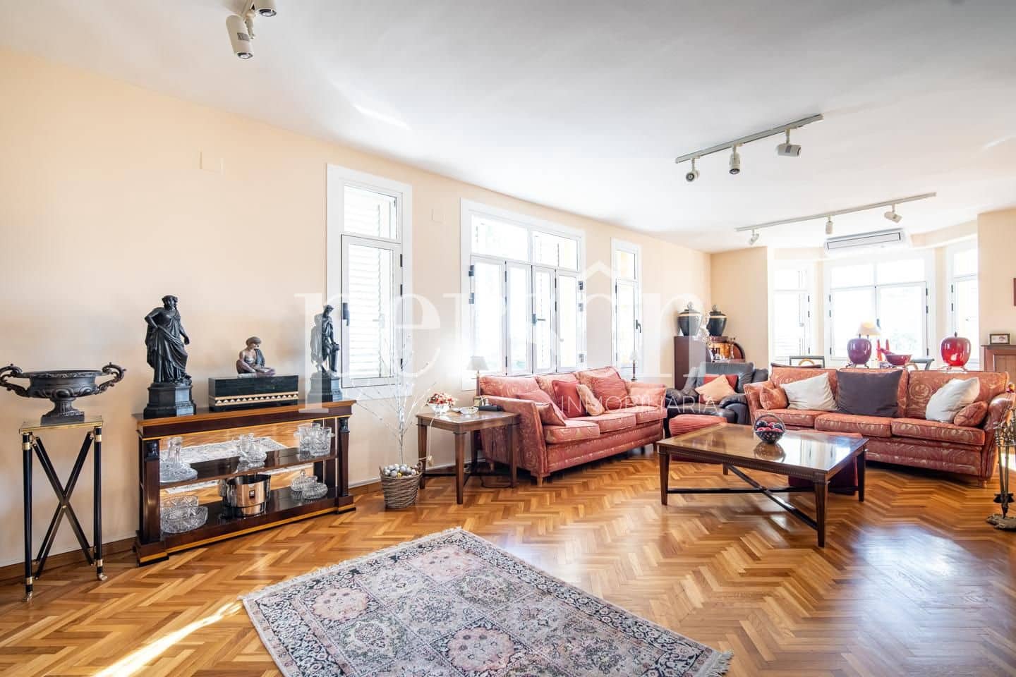 7 makuuhuone Huvila myytävänä paikassa Puig mukana uima-altaan 
autotalli - 1 200 000 € (Ref: 9207163)