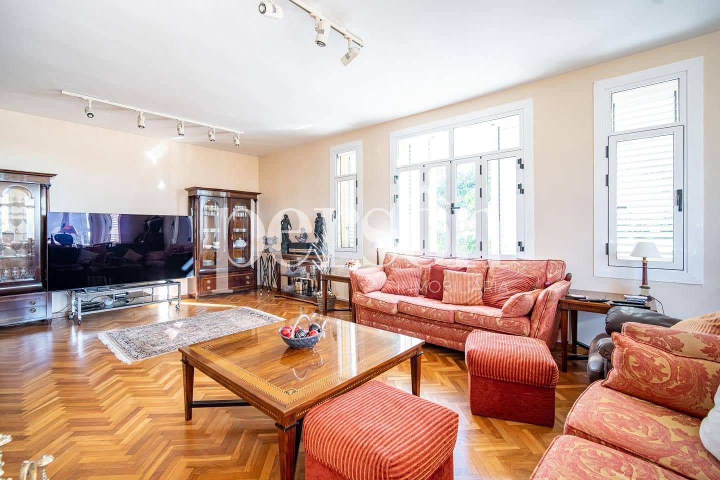 7 makuuhuone Huvila myytävänä paikassa Puig mukana uima-altaan 
autotalli - 1 200 000 € (Ref: 9207163)