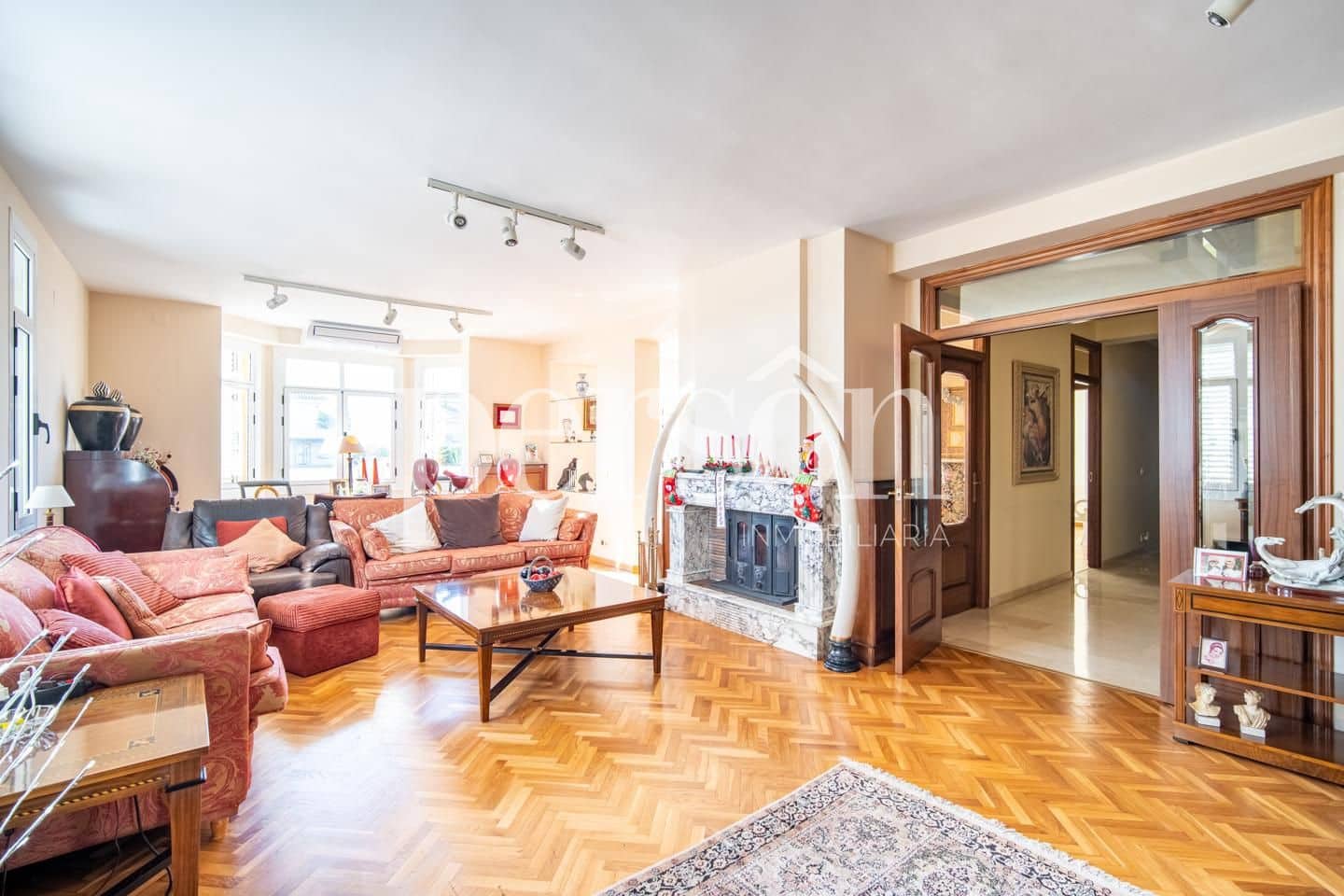 7 makuuhuone Huvila myytävänä paikassa Puig mukana uima-altaan 
autotalli - 1 200 000 € (Ref: 9207163)