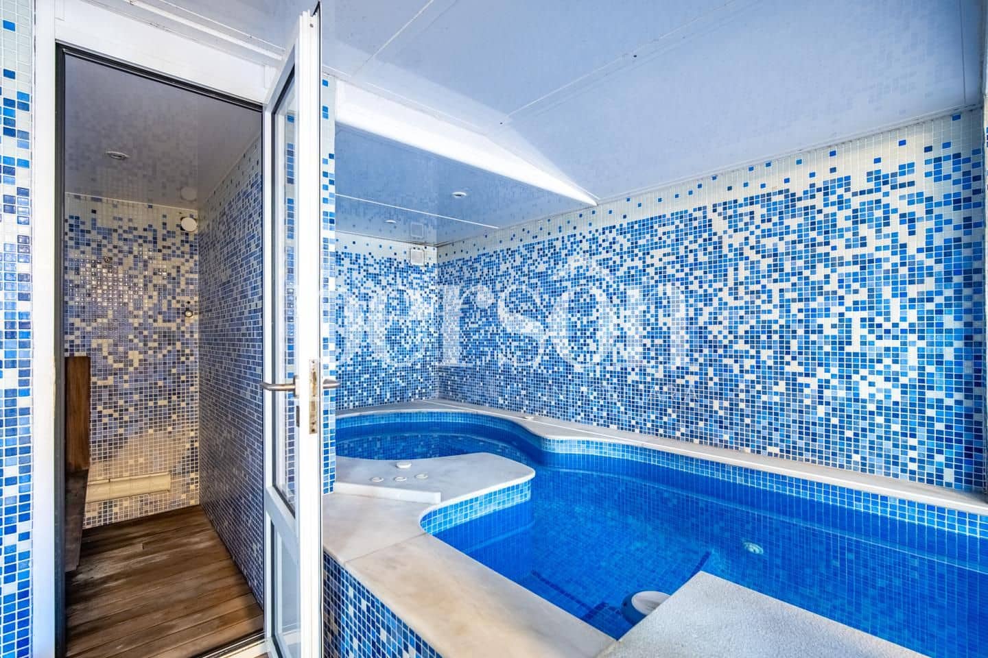 7 makuuhuone Huvila myytävänä paikassa Puig mukana uima-altaan 
autotalli - 1 200 000 € (Ref: 9207163)