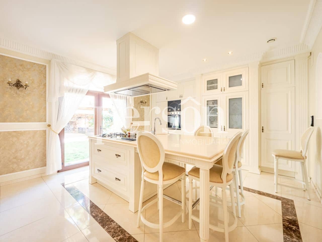 8 bedroom Villa for sale in Rocafort with pool garage - € 5,000,000 (Ref: 9311313)