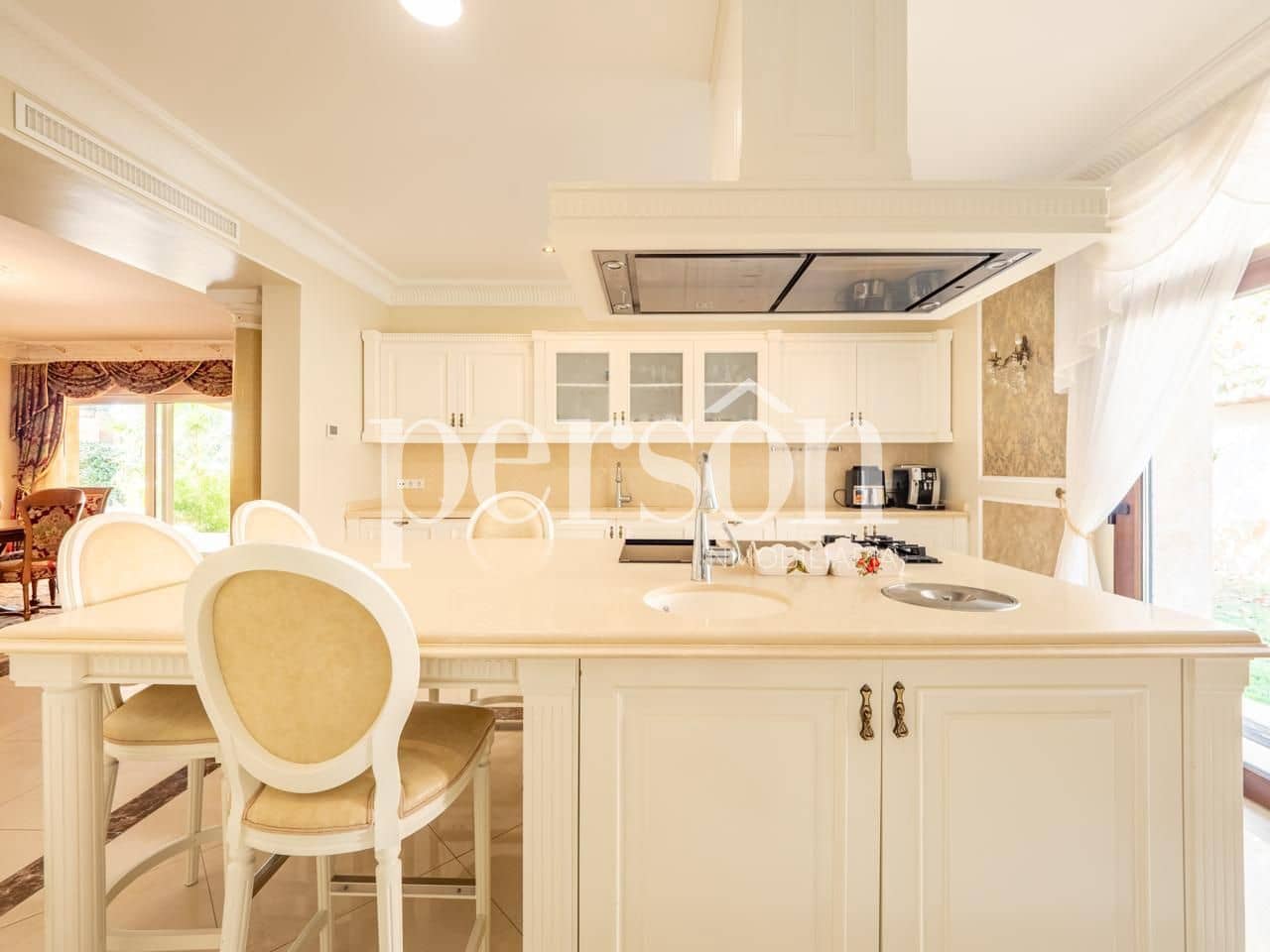 8 bedroom Villa for sale in Rocafort with pool garage - € 5,000,000 (Ref: 9311313)