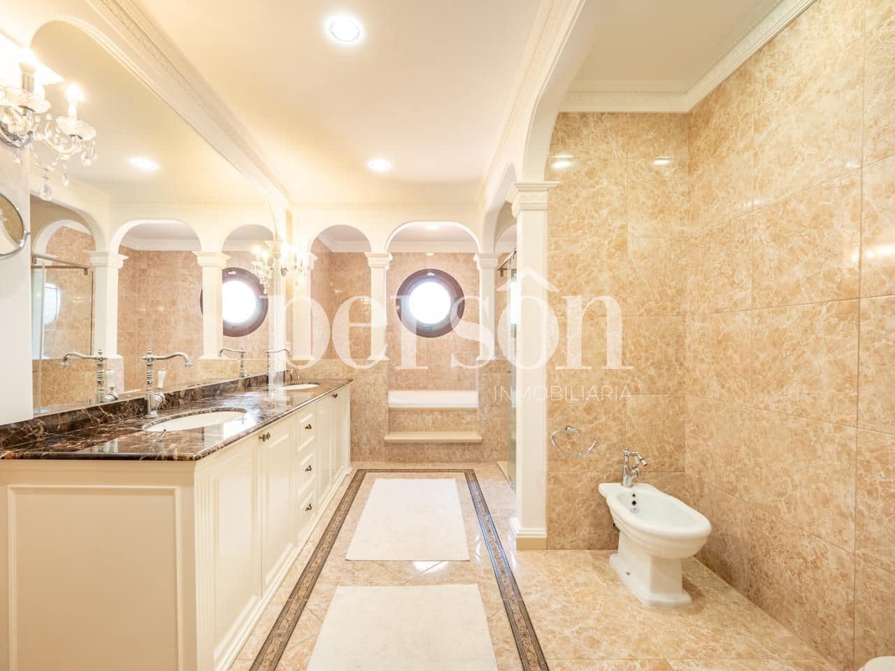 8 bedroom Villa for sale in Rocafort with pool garage - € 5,000,000 (Ref: 9311313)