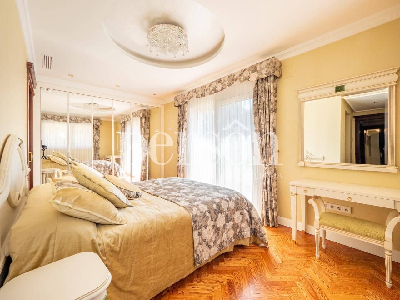 8 bedroom Villa for sale in Rocafort with pool garage - € 5,000,000 (Ref: 9311313)