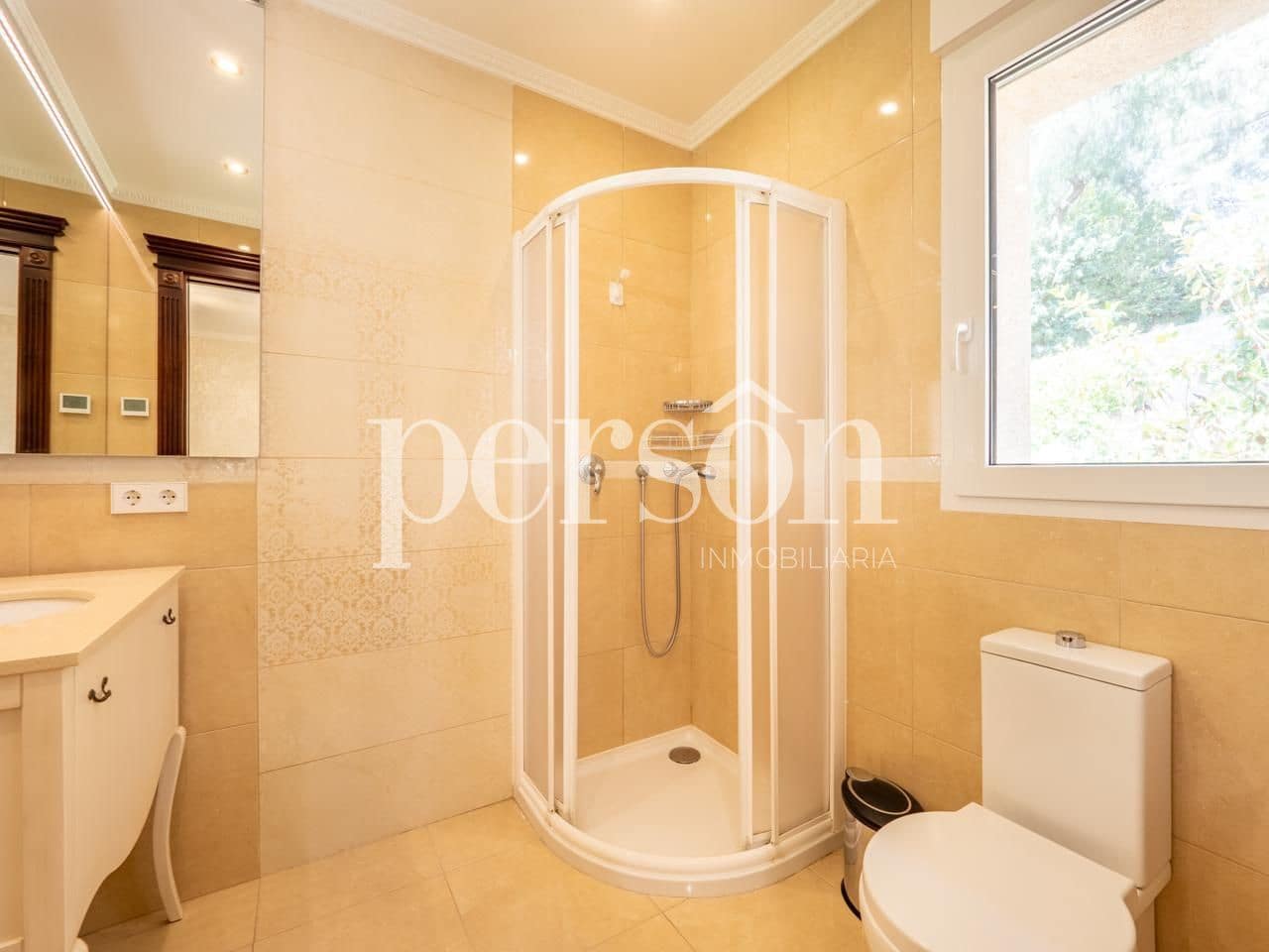 8 bedroom Villa for sale in Rocafort with pool garage - € 5,000,000 (Ref: 9311313)