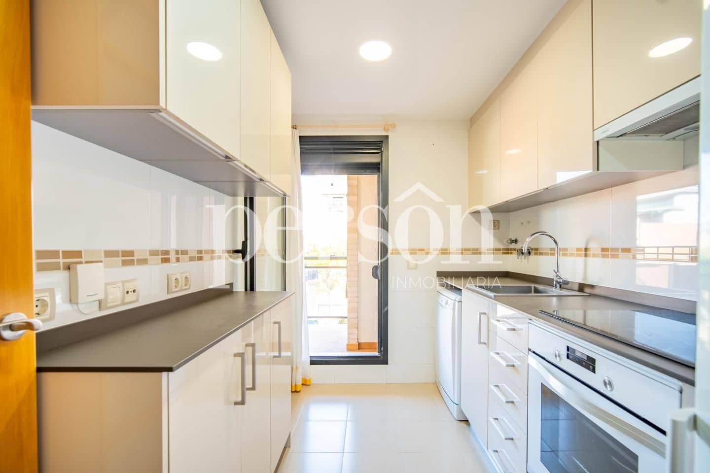 3 bedroom Flat for sale in Puig with pool garage - € 299,000 (Ref: 9319692)