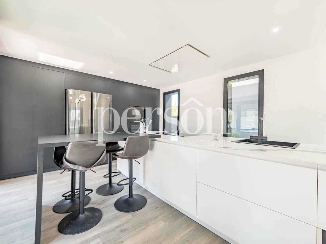 4 makuuhuone Huvila myytävänä paikassa Torrent mukana uima-altaan - 990 000 € (Ref: 9373835)