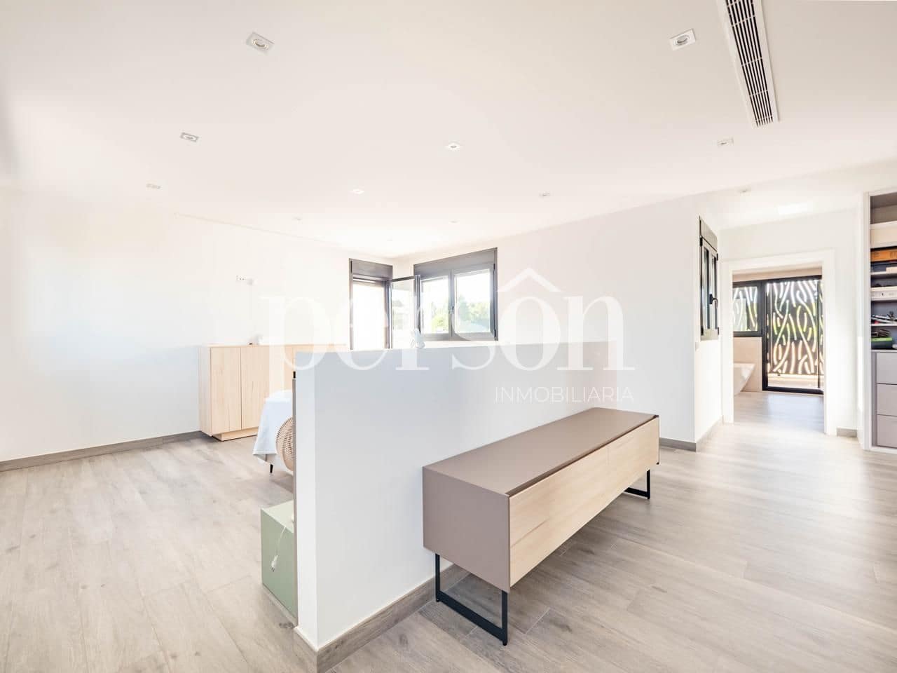 4 makuuhuone Huvila myytävänä paikassa Torrent mukana uima-altaan - 990 000 € (Ref: 9373835)