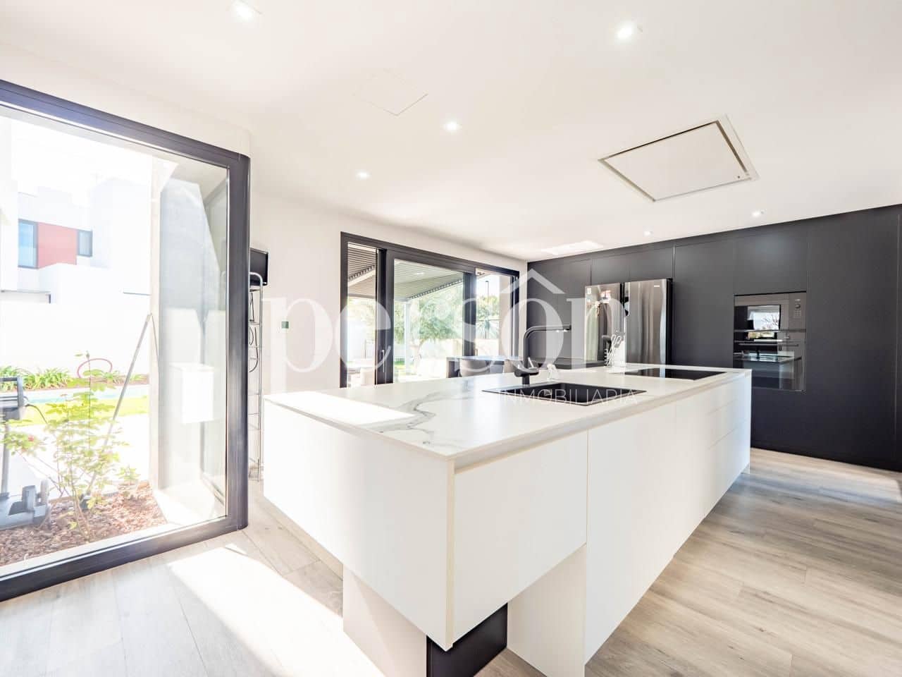 4 makuuhuone Huvila myytävänä paikassa Torrent mukana uima-altaan - 990 000 € (Ref: 9373835)