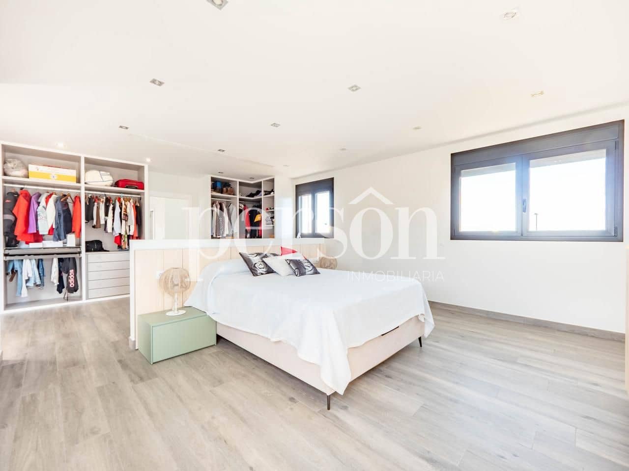 4 makuuhuone Huvila myytävänä paikassa Torrent mukana uima-altaan - 990 000 € (Ref: 9373835)