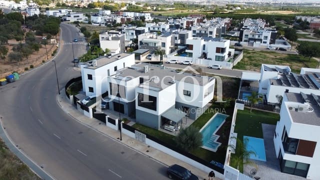 4 makuuhuone Huvila myytävänä paikassa El Vedat de Torrente, Torrent mukana uima-altaan - 990 000 € (Ref: 9373835)