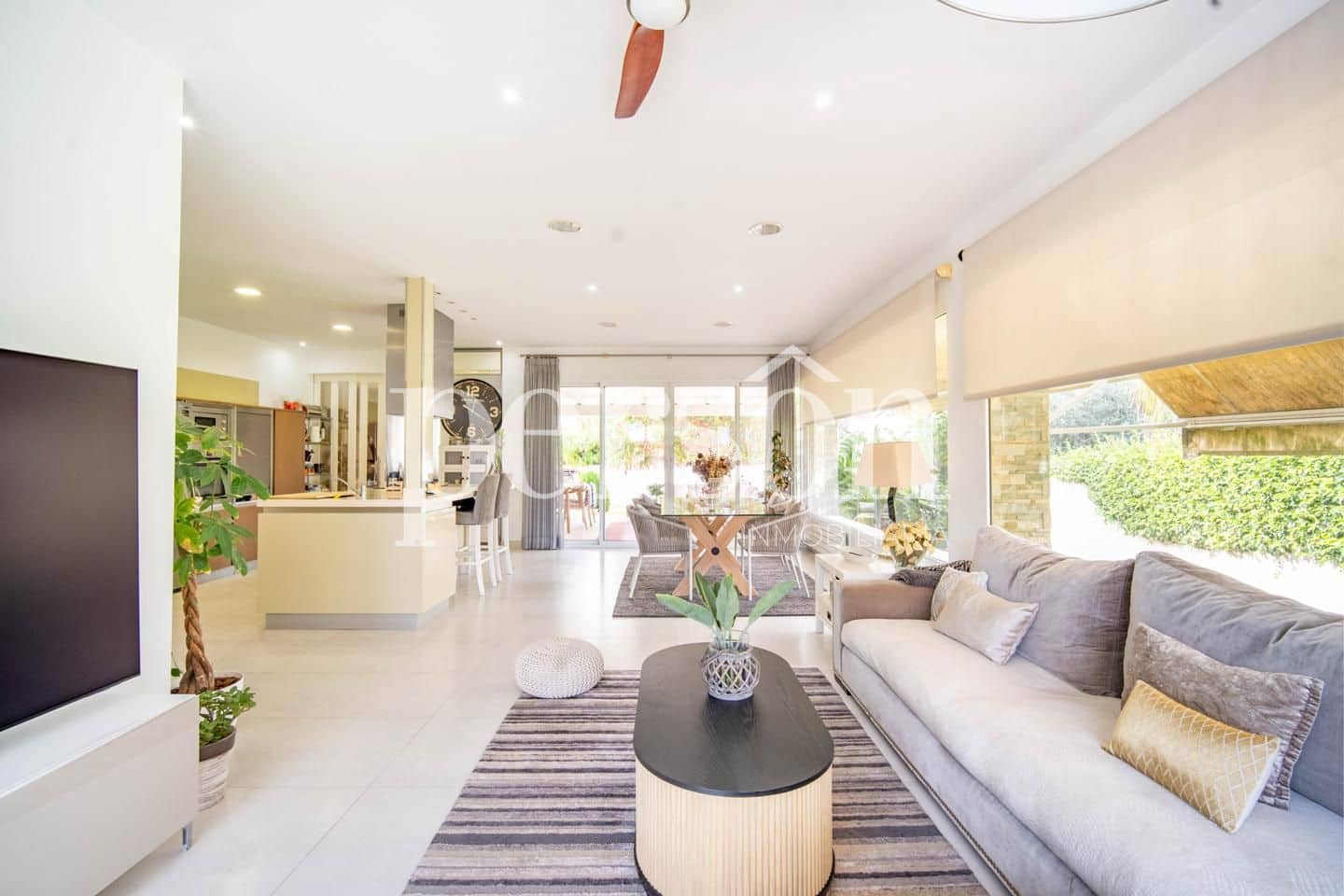 Chalet de 4 habitaciones en Paterna en venta con piscina garaje - 1.750.000 € (Ref: 9467626)