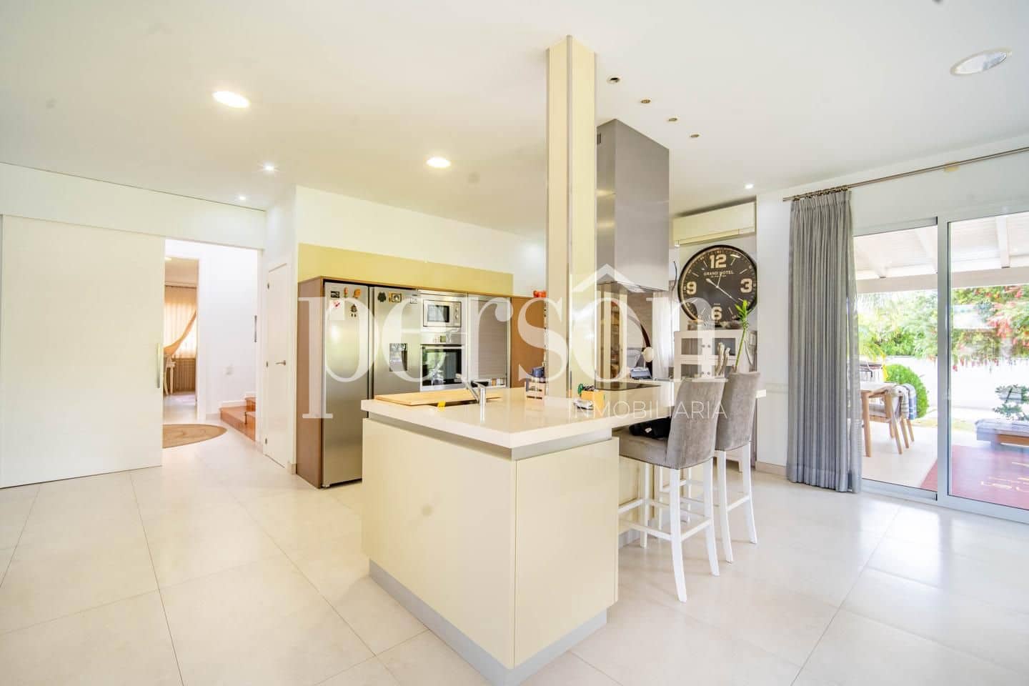 Chalet de 4 habitaciones en Paterna en venta con piscina garaje - 1.750.000 € (Ref: 9467626)