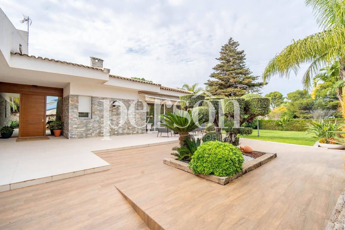 Chalet de 4 habitaciones en Paterna en venta con piscina garaje - 1.750.000 € (Ref: 9467626)