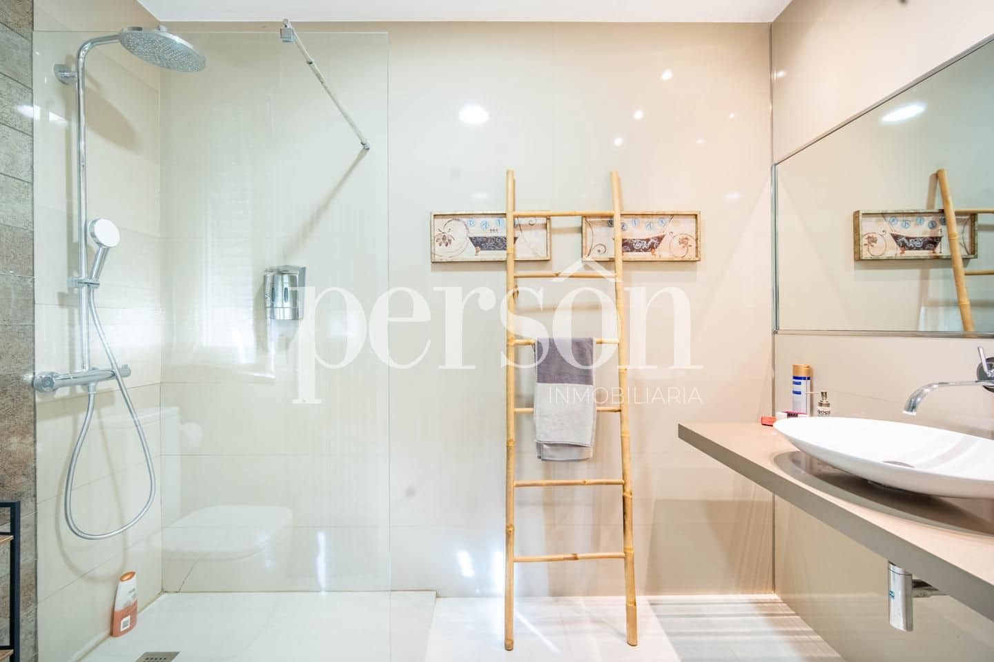 Chalet de 4 habitaciones en Paterna en venta con piscina garaje - 1.750.000 € (Ref: 9467626)