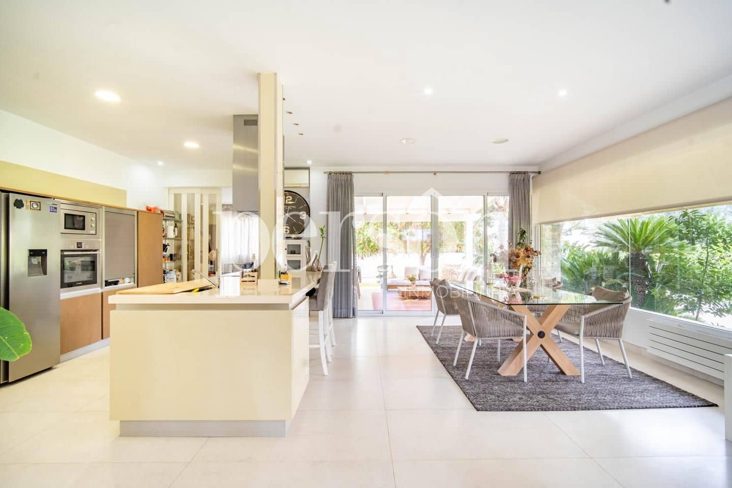 Chalet de 4 habitaciones en Paterna en venta con piscina garaje - 1.750.000 € (Ref: 9467626)