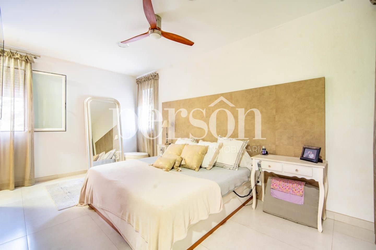 Chalet de 4 habitaciones en Paterna en venta con piscina garaje - 1.750.000 € (Ref: 9467626)