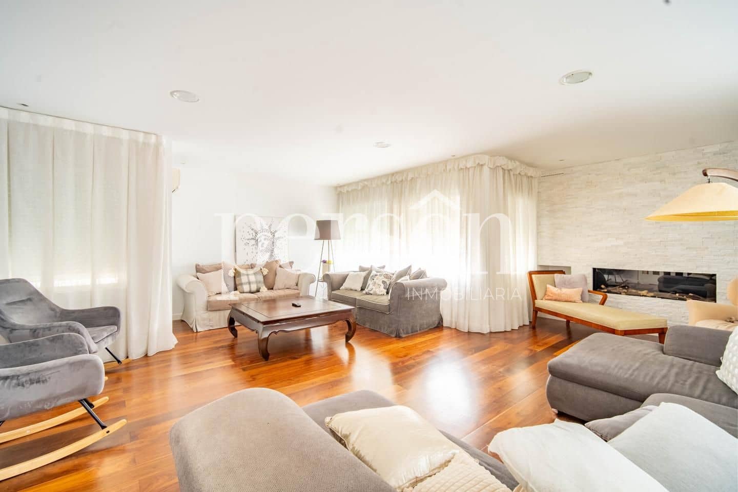 Chalet de 4 habitaciones en Paterna en venta con piscina garaje - 1.750.000 € (Ref: 9467626)